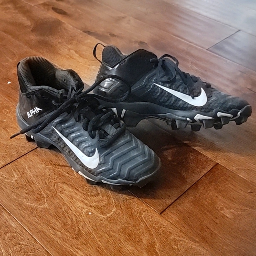Kids Nike Alpha Football Cleats